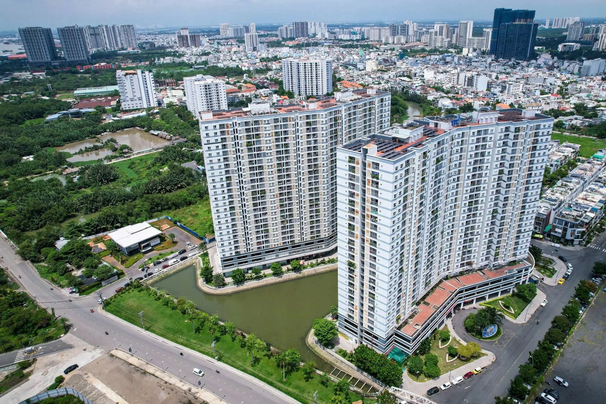 Môi trường sống và cộng đồng dân cư phức tạp tại các dự án nhà ở xã hội.